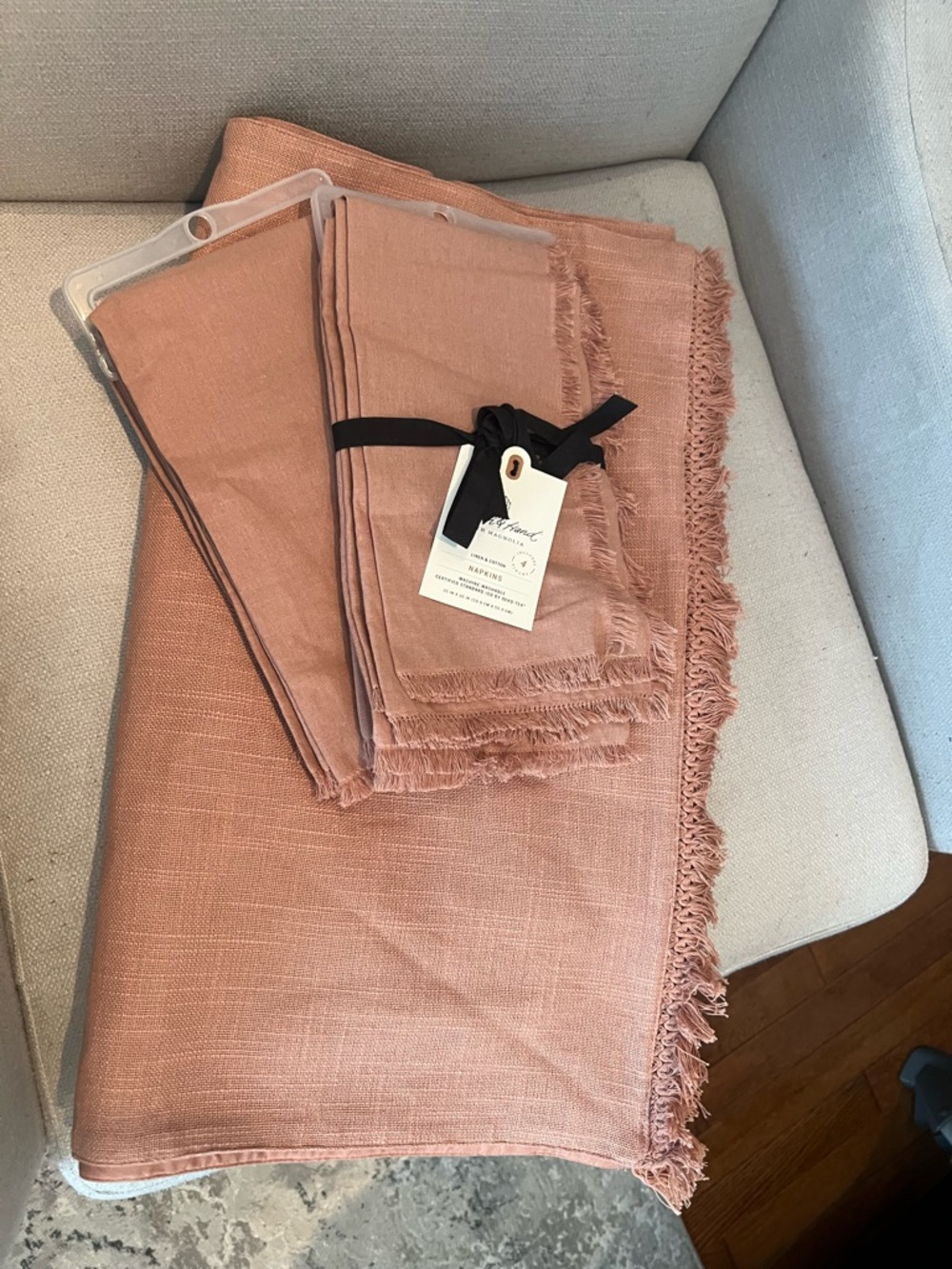 Hearth&Hand with Magnolia Fringe Tablecloth and Napkin Set - Dusty Rose *NWOT*